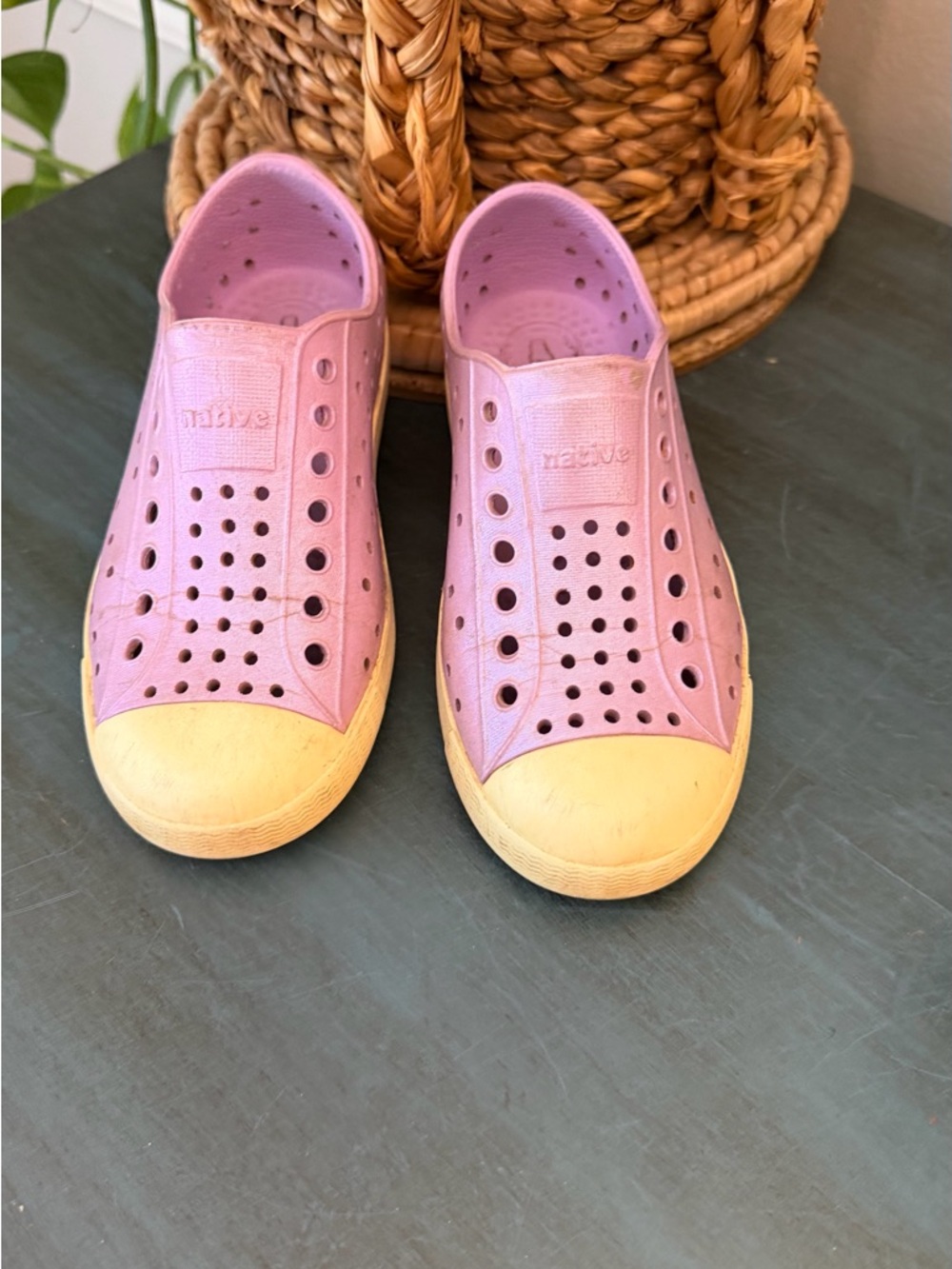 Native purple pink shoes size C11 
In play condition